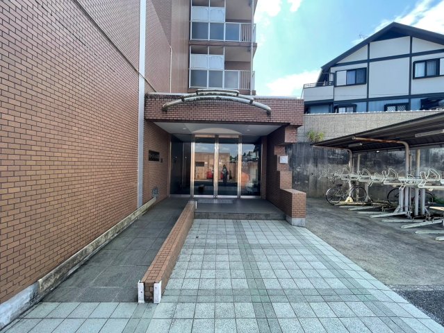 2/2 エントランス