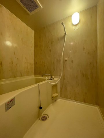 23/29 浴室