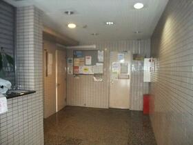 16/17 エントランス