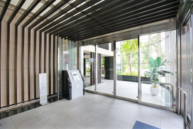 28/29 エントランス