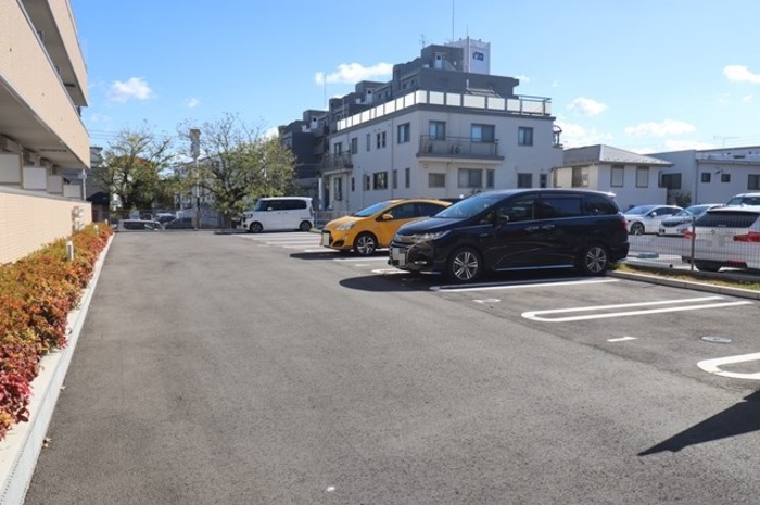 20/20 駐車場
