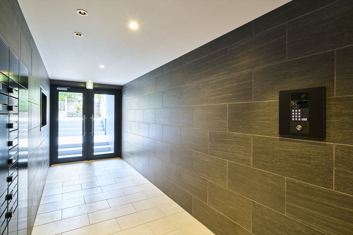 28/29 エントランス