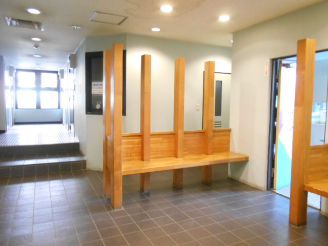 21/30 エントランス