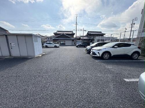 14/14 駐車場