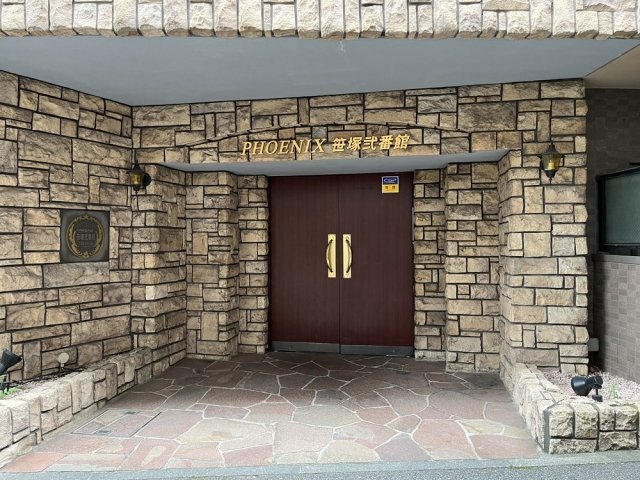 16/17 エントランス