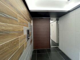 15/15 エントランス