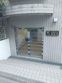 16/16 エントランス