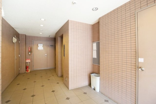 16/17 エントランス