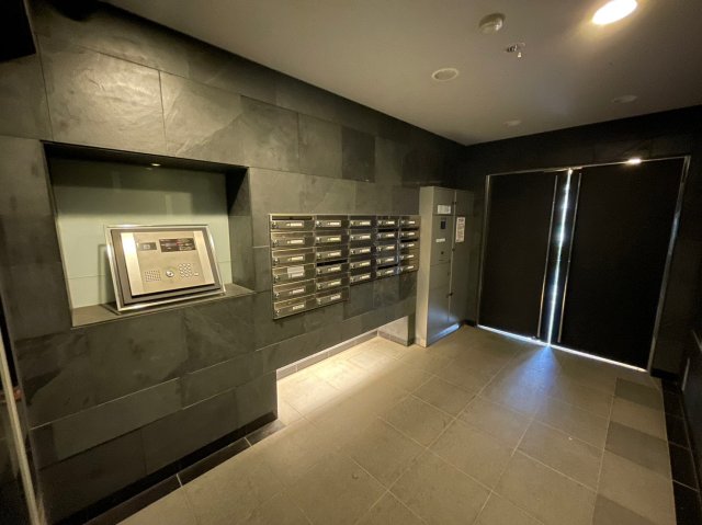 22/25 エントランス