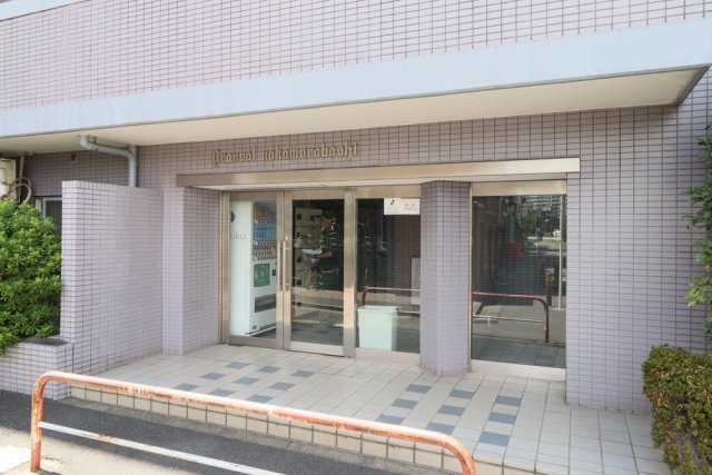 22/23 エントランス