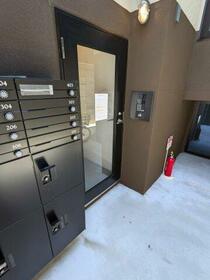 16/16 エントランス