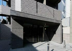 2/2 エントランス