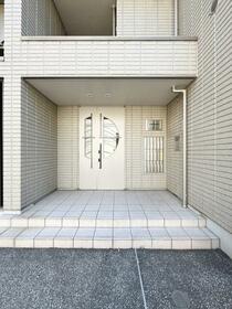 2/2 エントランス