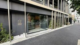 16/16 エントランス