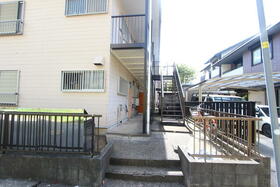 16/16 エントランス