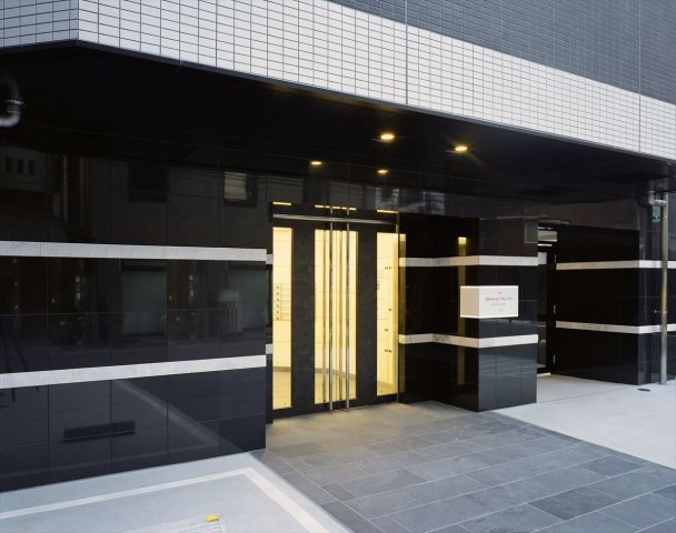 13/13 エントランス