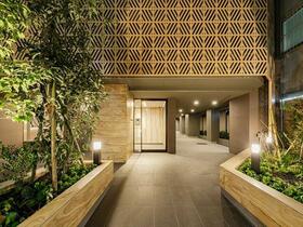 13/14 エントランス