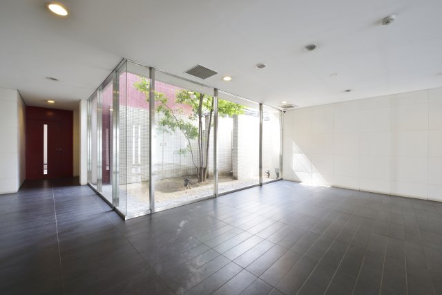 19/26 エントランス