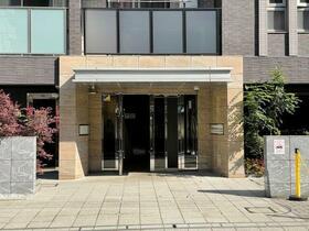 16/16 エントランス