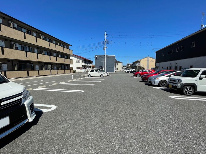 18/22 駐車場