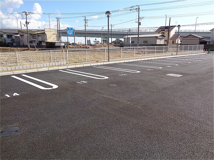 17/17 駐車場