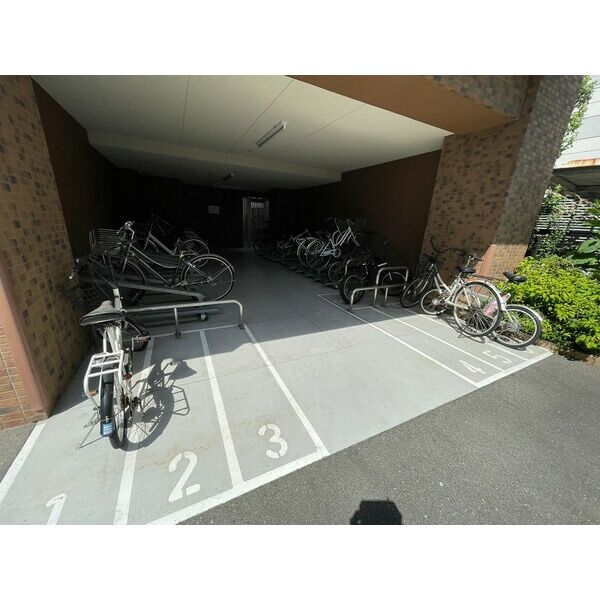 3/3 駐車場