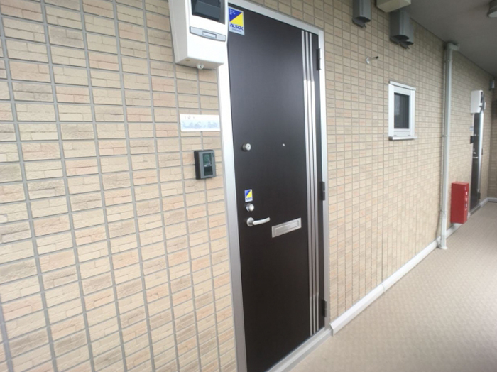 18/28 エントランス