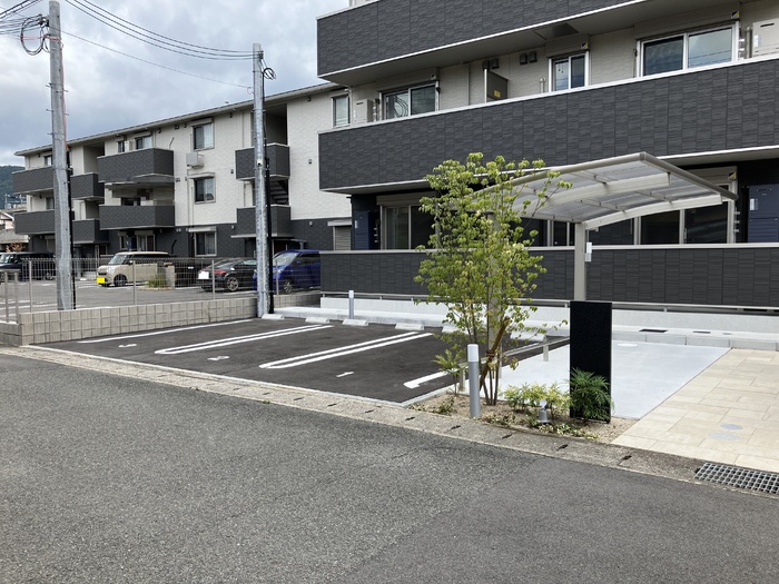 17/17 駐車場