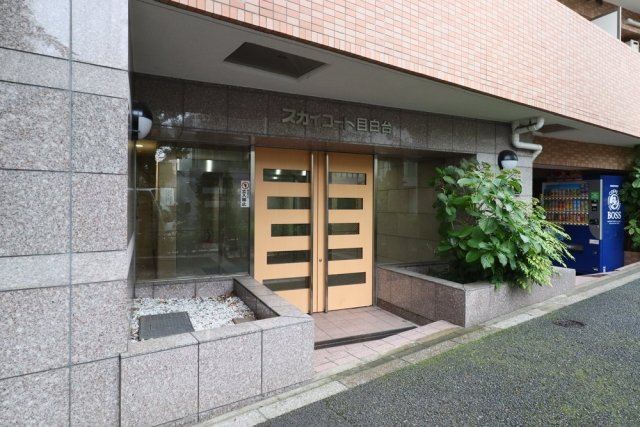 21/26 エントランス