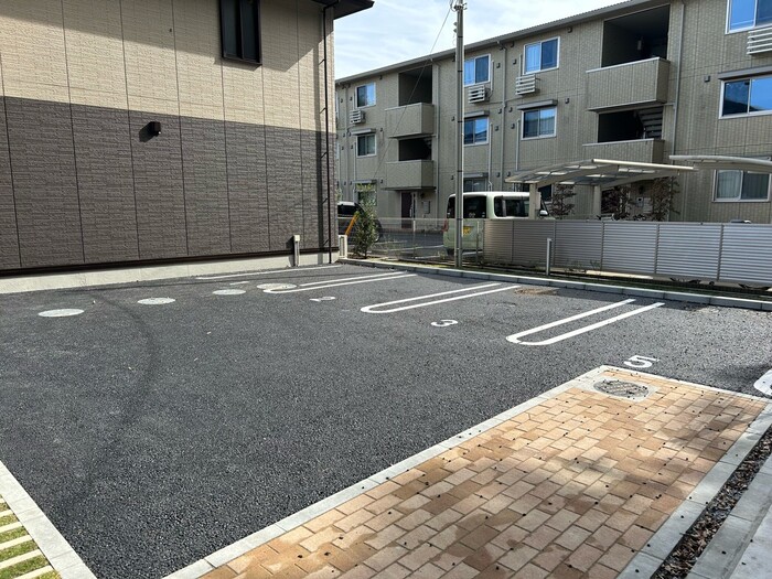 2/4 駐車場