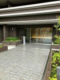 16/16 エントランス