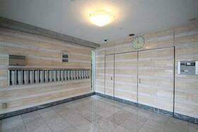 17/17 エントランス