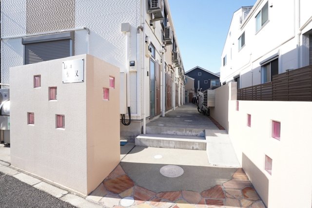 18/21 エントランス