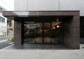 16/16 エントランス