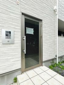 16/26 エントランス