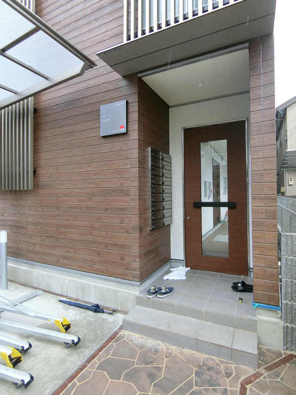 19/26 エントランス