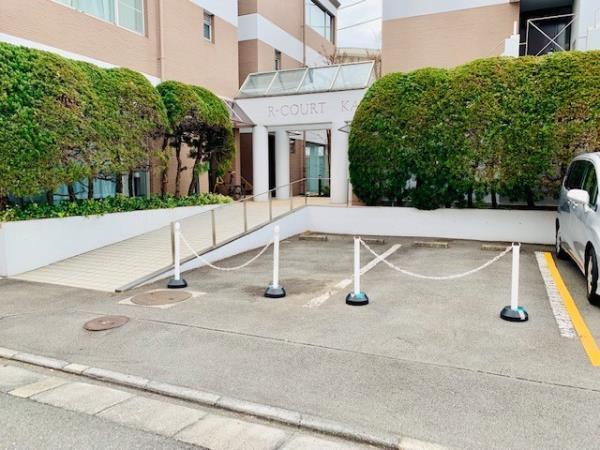 27/30 駐車場
