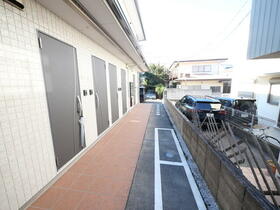 16/16 エントランス