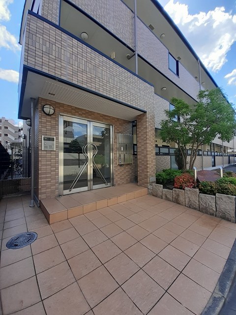 14/20 エントランス