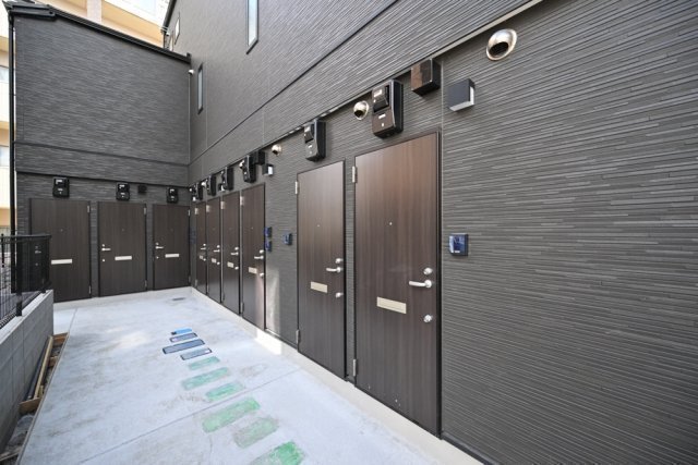 25/30 エントランス