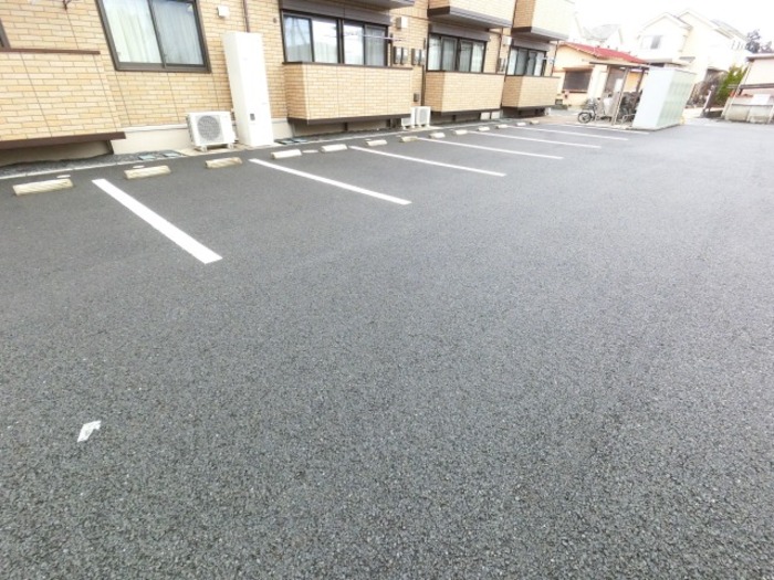 20/28 駐車場