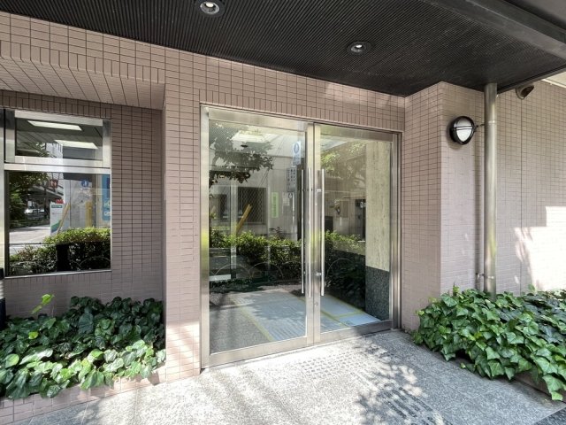 17/25 エントランス