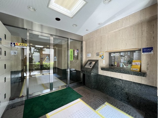 18/25 エントランス