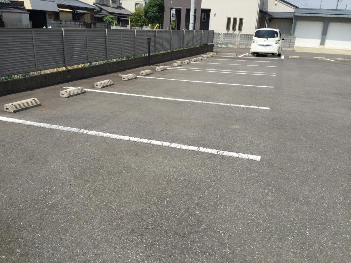 20/28 駐車場