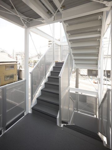 18/21 エントランス