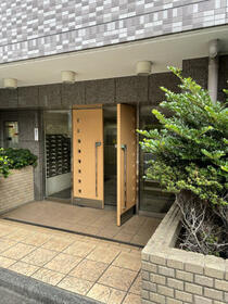 16/16 エントランス