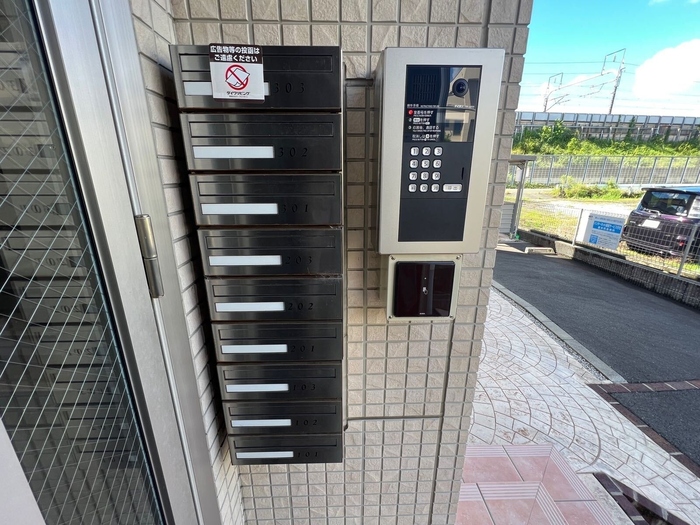 16/27 エントランス