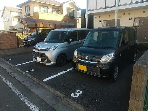 13/22 駐車場