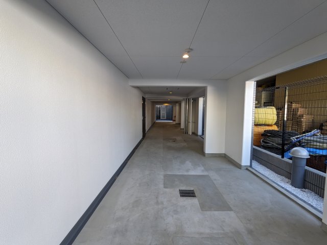 28/30 エントランス