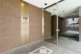 15/23 エントランス